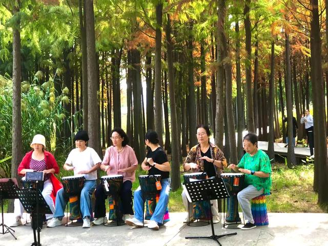 秋色斑斓美如画