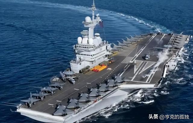 又让张召忠说中了？东拼西凑550亿建的2艘航母，如今彻底成为累赘