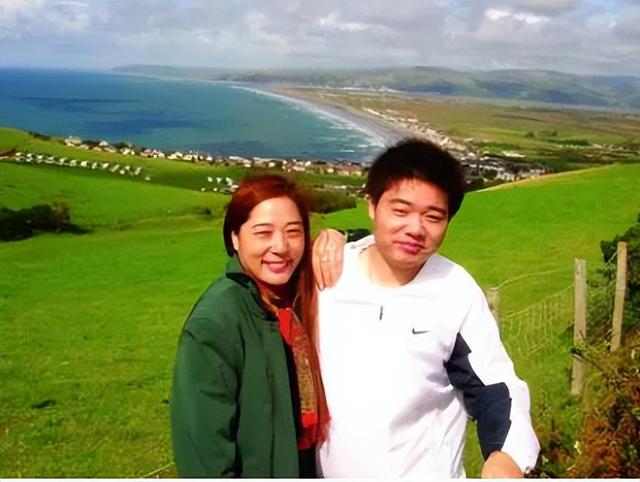丁俊晖的妻子张元元：她不是富二代，见证了丈夫辉煌背后的眼泪