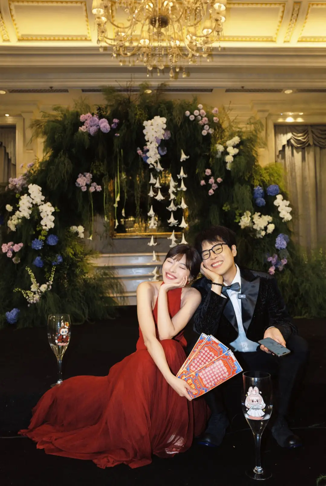 不接亲不喝酒 年轻人“改造”婚礼
