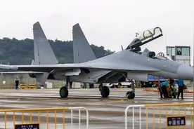 福建舰返航又有好消息，舰载机最后一款机型到位，比歼35神秘图片