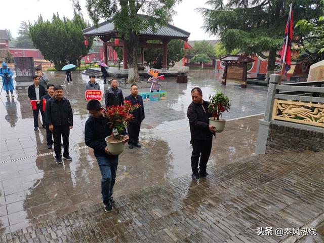 国庆长假首日 千余名游客走进茂陵 祭拜霍去病 体验汉文化
