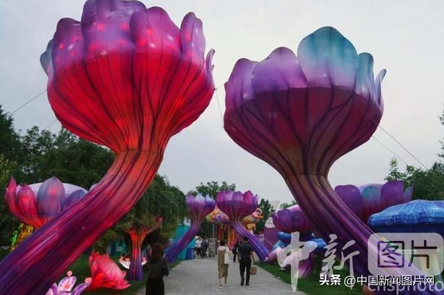北京石景山游乐园京彩灯会即将举行