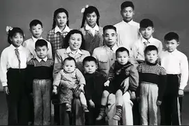 开国中将吴信泉有8个儿子，4个女儿，周总理笑道：你家是航空母舰图片