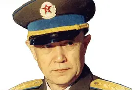中国一白人将军，谈判桌上喝倒十多位苏联将军，为中国省下几千万图片