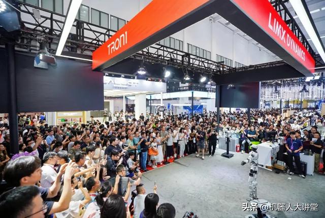 央视直播、WRC获奖，为啥说它是“最有气质”的人形机器人？