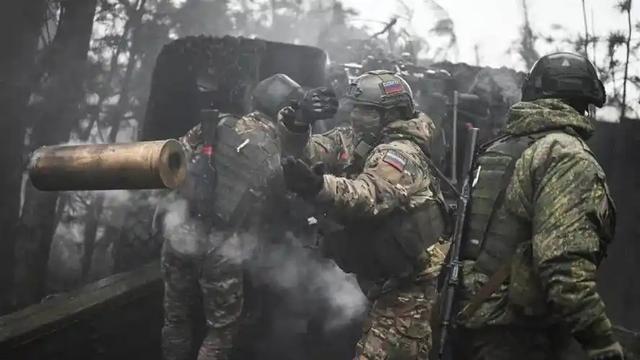 普京忍无可忍，核导弹出击，把特朗普逼到墙角，美俄都已没了退路