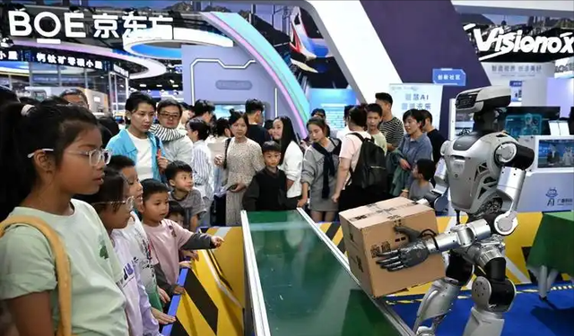 机器人要替人填3000万岗！成本年降12%，是要逼走工人吗？
