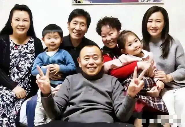 4个老婆，全家移民，享受正师级待遇，潘长江身上哪个标签是真的