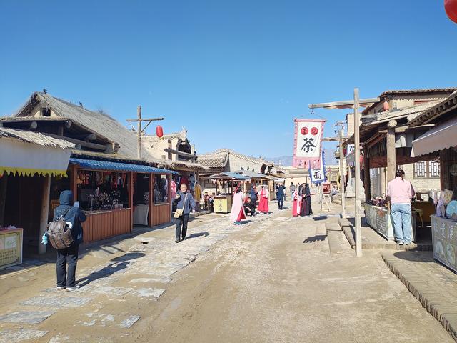 怀旧.镇北堡影视城/又见贺兰山岩画