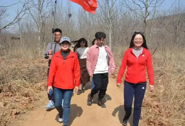 《华夏秋美教育集团：2025“十一+中秋”全民健身徒步登山活动》2