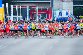 2小时10分44秒！刷新纪录！ 西安马拉松跑出好成绩图片