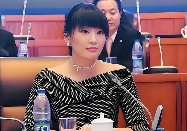 杜建英没想到，新掌门人是许思敏	，他是宗馥莉一手提拔，能力超强