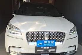 冷门车就是划算！林肯飞行家才开一年就贬值20万，能不能买？图片