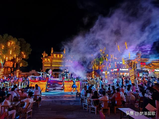 湖北云梦：万盏华灯映水街 祥云湾畔夜未央