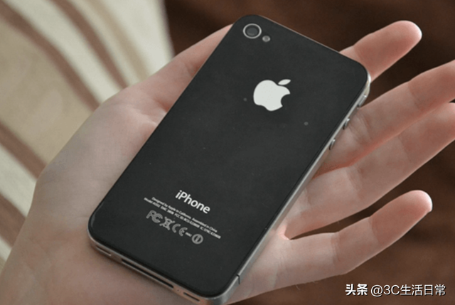 iPhone 17 Pro 大动作！天线设计史上最大改版，5G 信号终于稳了