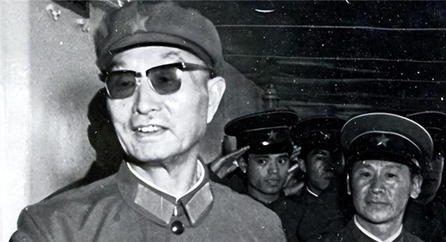 82年，张爱萍上将见到江泽民，吃惊道：原来你是江上青的儿子