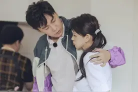 8位娶“老女人”的男星，年龄最大相差22岁，他们到底图妻子啥？图片