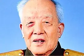 解放军第54军原军长——韦统泰图片