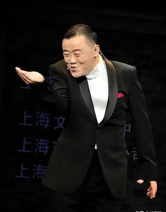 58岁周立波，头发稀疏身体暴瘦，美国生活的他走到这一步后悔吗？