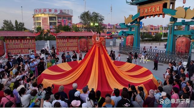 日赏奇趣夜观焰火：宁夏沙湖“双节”推出国潮盛宴