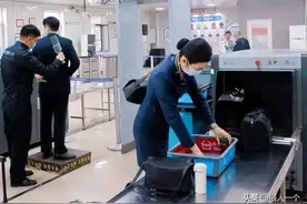 机场安全员提醒：这3样东西可以带上飞机，好多人不懂偷偷扔掉了图片