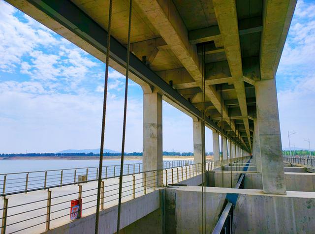 泰汶新貌｜山东泰安肥城市：大汶河砖舍拦河坝风光