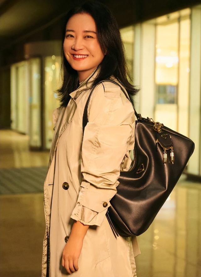 “消失”一年后，43岁的贾玲官宣喜讯，全网恭喜，终于等到这一天
