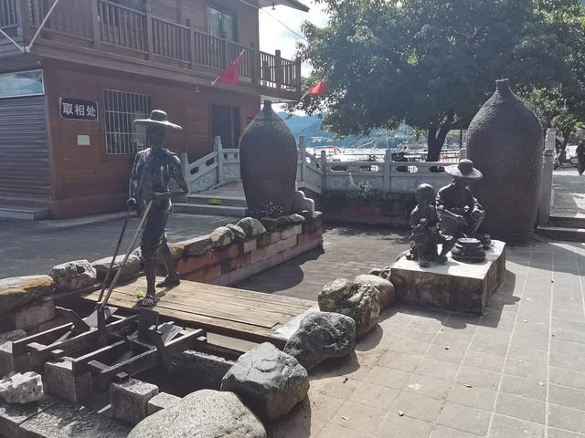 抚仙湖笔架山赋：远眺近瞰烟波渺 仙人驻陛雨池瑶