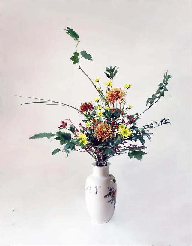 30个名师菊花插花作品，带你赏尽秋日好风景