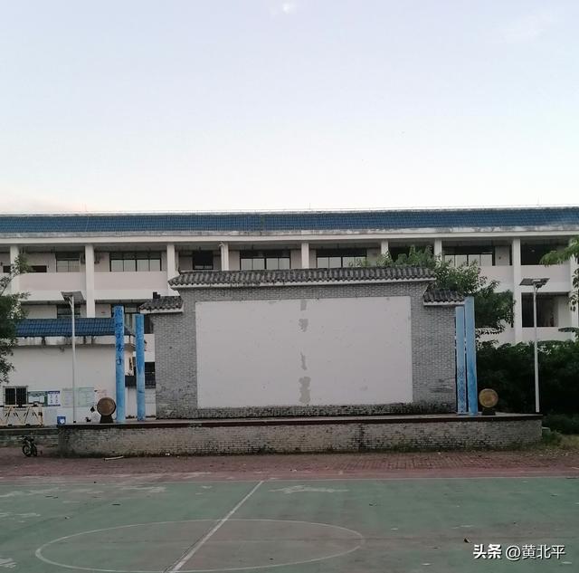 广西南宁市上林县经济强镇划给宾阳，公路改道后倒闭了十几家饭店