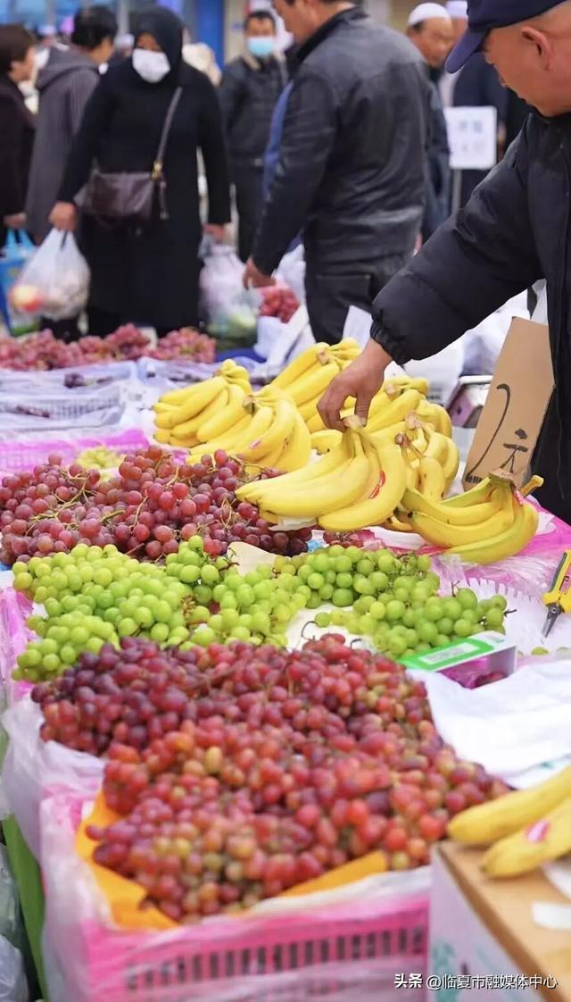 晨光里的烟火交响：临夏早市