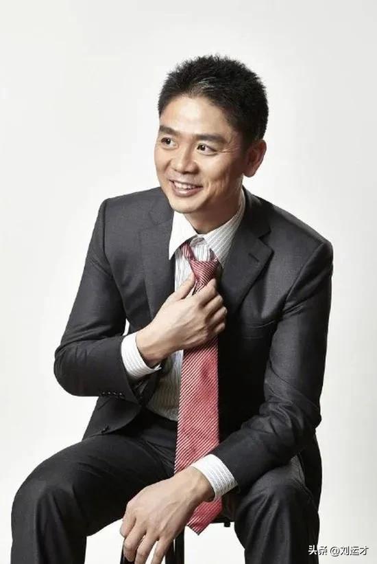 刘强东回归后，京东业绩火速增长，明年将挤进世界五百强前三十。