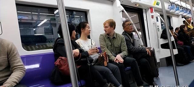 老外这样看各国地铁：印度干净，日本舒适，英国古典，中国呢？