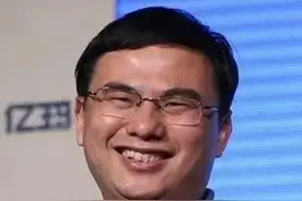 他身家几百亿却只开20万的车，8亿人用他的产品，还没几人认识他图片