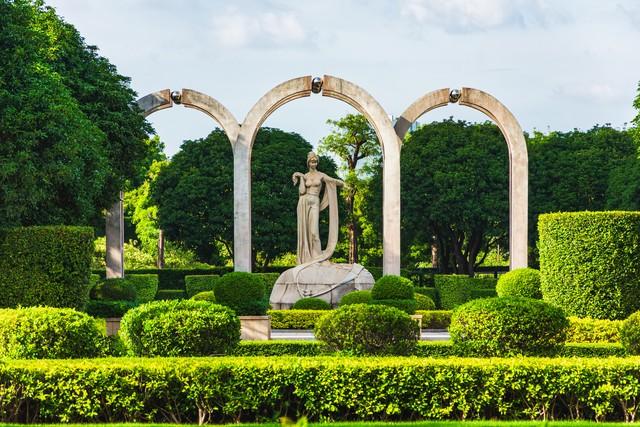 北京故宫倦勤斋小戏台乾隆皇帝专用的VR沉浸剧场能看活的江南山水