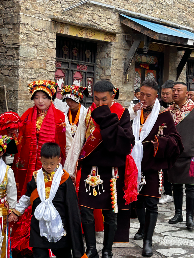 踏迹寻音：在阿坝理县，桃坪羌寨与甘堡藏寨的时空对话