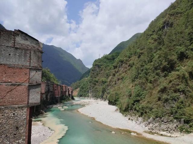穿行巴山大峡谷，跨越川渝省界（宣汉-城口）