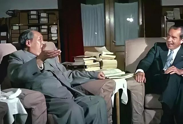 1972年，尼克松不满意毛主席送的4两茶叶，周总理一句话令其感动