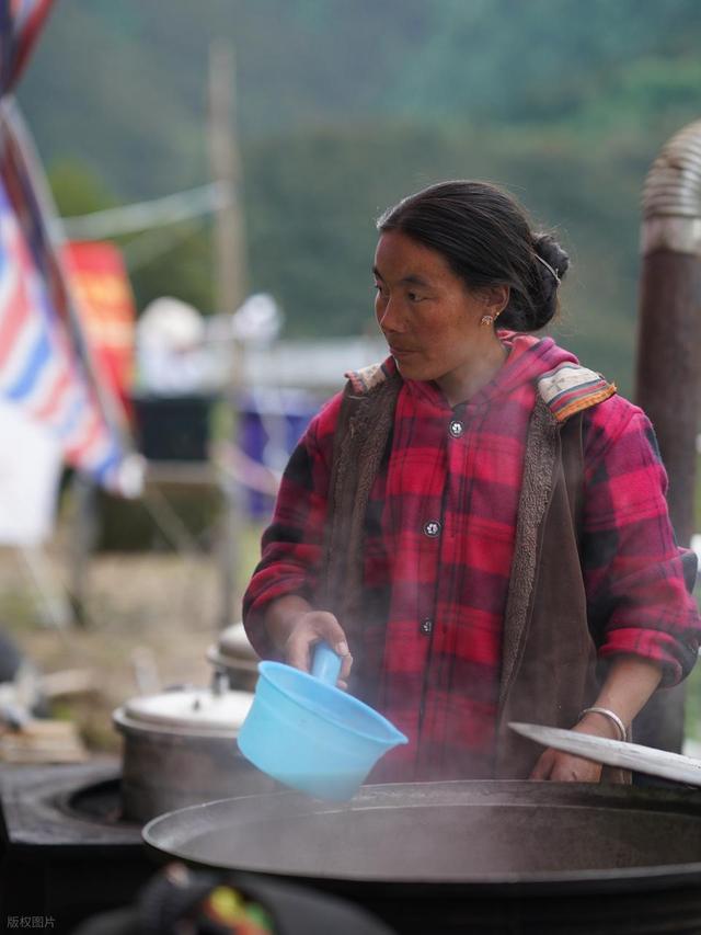 从湖南自驾到西藏一个月，说真心话，它跟朋友圈完全不一样！