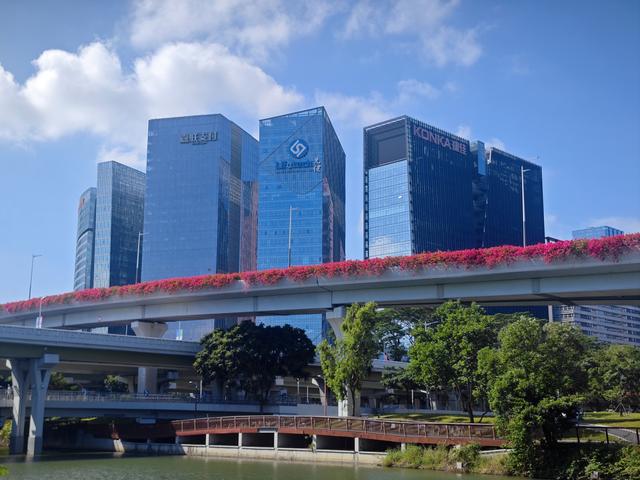 从学苑大道入大沙河绿过大学城后进深圳弯公园流花山景点【高清】