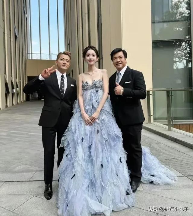难怪郭富城忍不住合照！这女人风情万种，是个男人看了都五迷三道