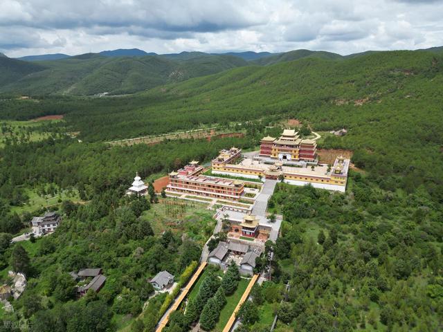 到云南游玩，去过这9个绝美古寺再离开吧！人气都超旺，祈福灵验