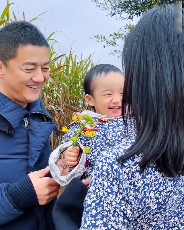 新婚3年又离！李亚鹏妻子官宣离婚，换房成伏笔，王菲早看清人品