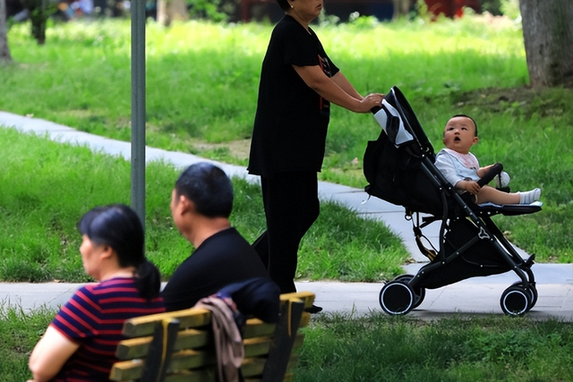 中国将迎来前所未有的死亡高峰，专家得出答案：主要3个因素导致