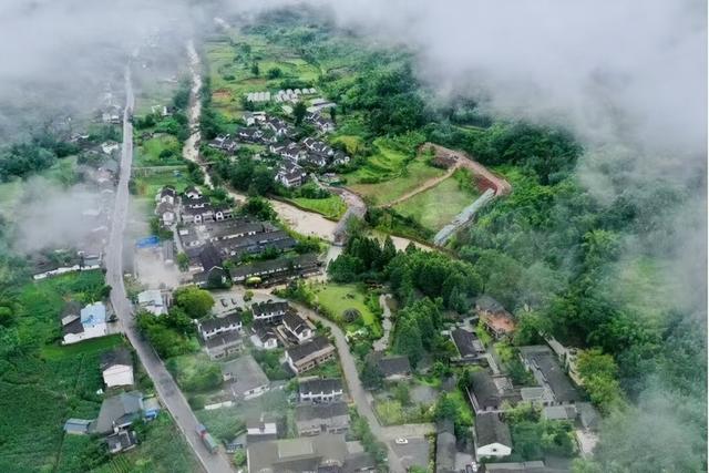 云崖伴暖汤 邂逅冰雪盛景与疗愈时光丨秋假游乡村②