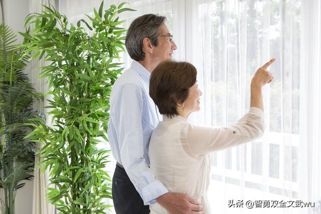 人到中年，最好的活法：沉淀过往不纠缠，向阳而行不回头