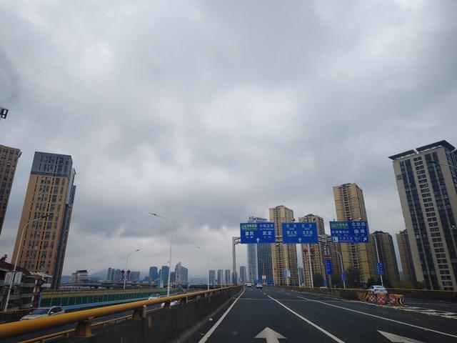 南行漫记：逃离弥勒市，去元谋寻找有温度的冬天