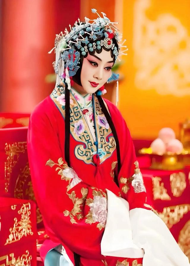 59岁未婚未育，却让男人死心塌地27年：她活成了女人羡慕的样子！