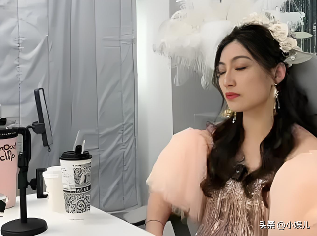 偷税暴雷！“捞女教母”靠毒鸡汤年入1.4亿，如今下场大快人心